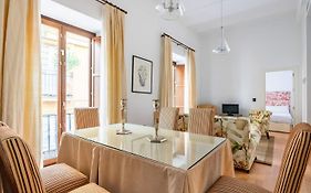 Komodo Sierpes: Bright & Classy Central Apartment