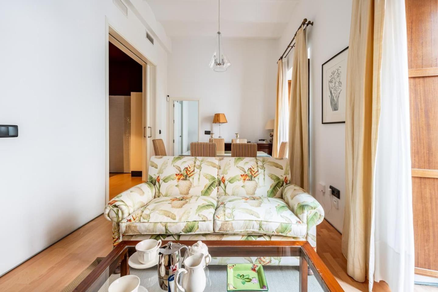 Komodo Sierpes: Bright & Classy Central Apartment Séville Extérieur photo