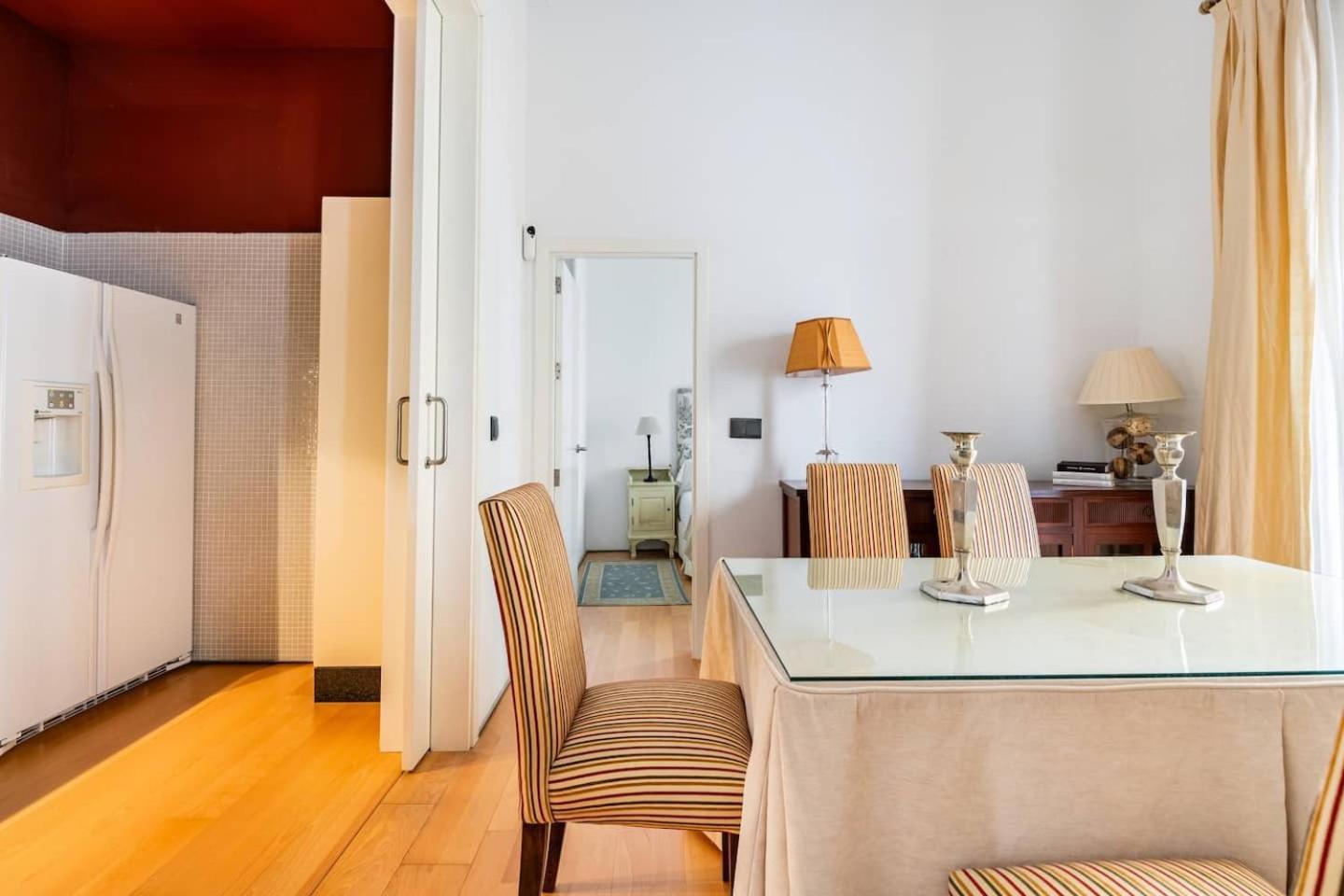 Komodo Sierpes: Bright & Classy Central Apartment Séville Extérieur photo