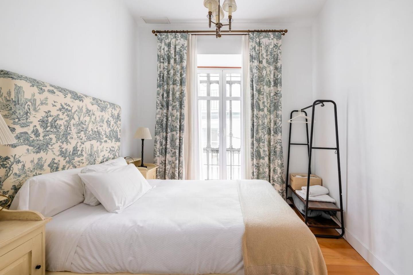 Komodo Sierpes: Bright & Classy Central Apartment Séville Extérieur photo