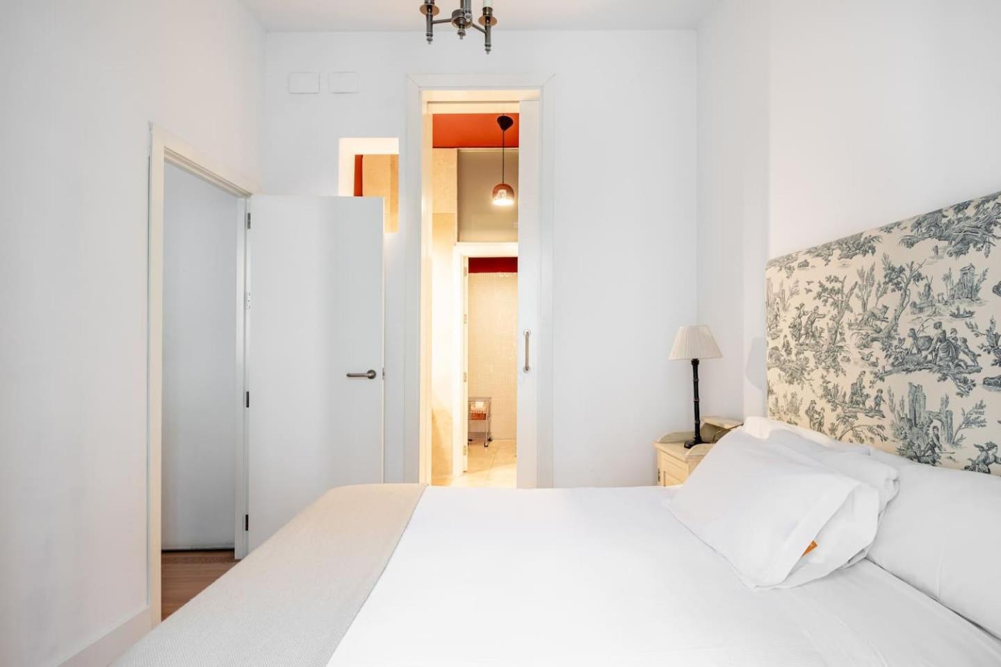 Komodo Sierpes: Bright & Classy Central Apartment Séville Extérieur photo