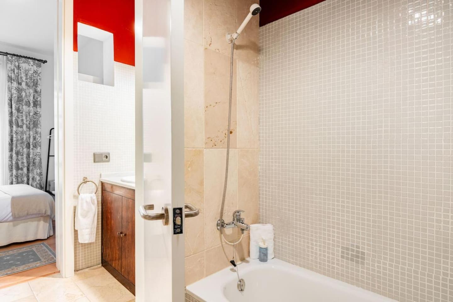Komodo Sierpes: Bright & Classy Central Apartment Séville Extérieur photo