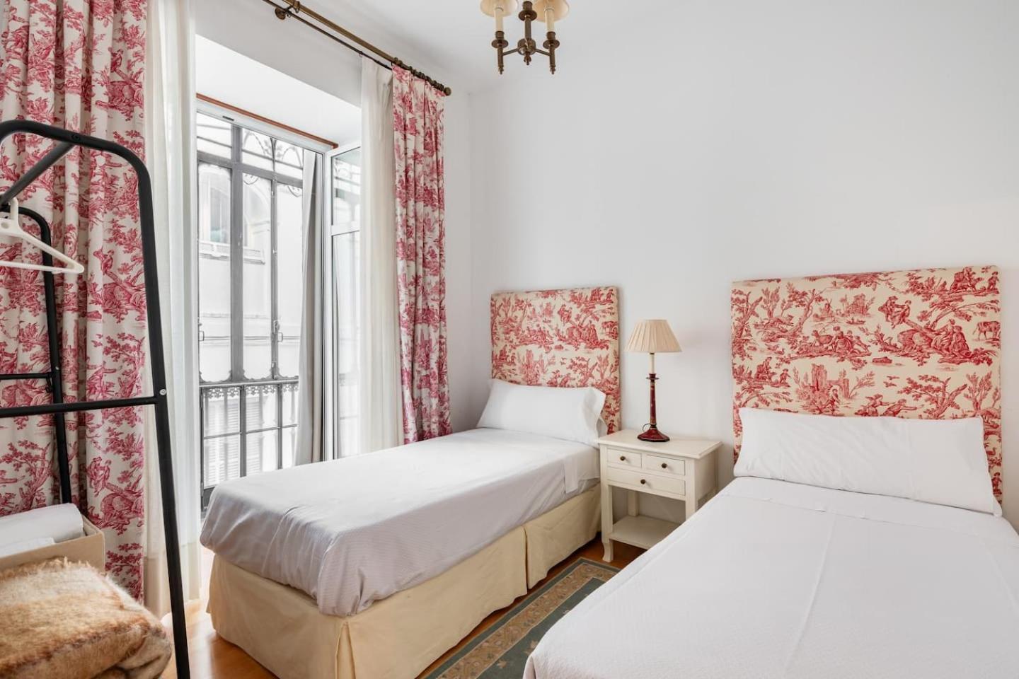 Komodo Sierpes: Bright & Classy Central Apartment Séville Extérieur photo