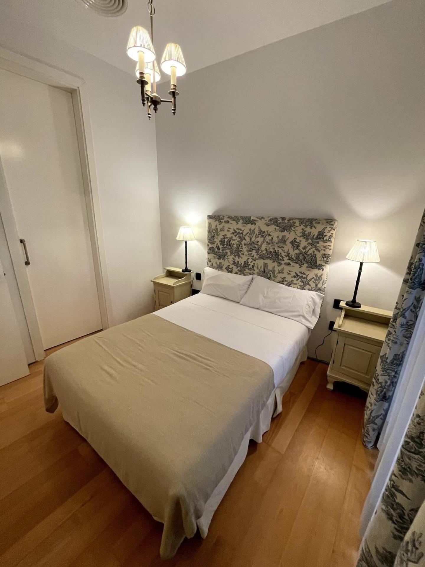 Komodo Sierpes: Bright & Classy Central Apartment Séville Extérieur photo